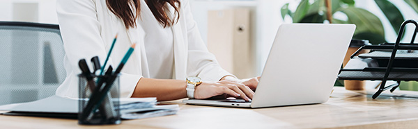 woman-typing-office